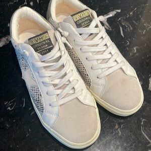 Vintage Havana® Kate, rounded-toe slip-on, no-tie lace panel, star detail